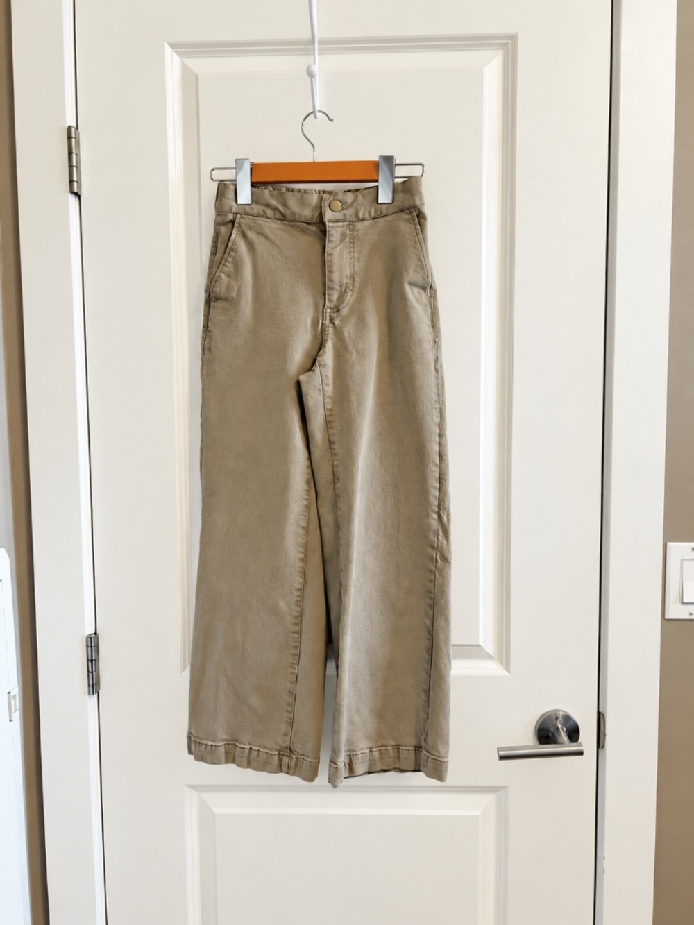 OAK + FORT Khaki Cropped Pants – Size XS